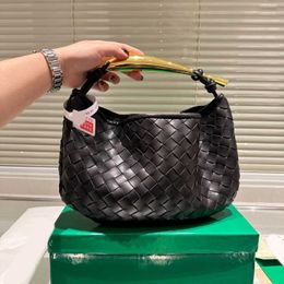 woven bag luxury designer totes beach handbag women jodie shoulder bag B Fashion Metal Handle V Tote Bags lady purse purses handbags 230524