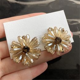 Stud Earrings 2023 Fashion Ransparent Acrylic Flower Petal Beads For Women Summer Holiday Sweet Pendientes Jewellery