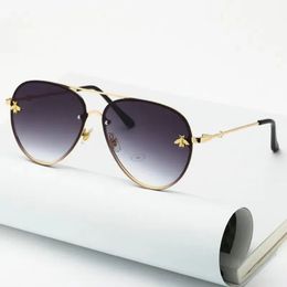 New fashion animal bee pattern sunglasses for women luxury classic brand metal sunshade eyeshield Adumbral men vintage glasses mens hight quality sunglasses