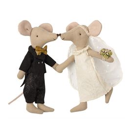 Plush Dolls Wedding Mice Couple in Box Chritmas Year Gift Handmade Cute little Mouse Boy Girl with Gift Box Cotton Sewing Doll 230523