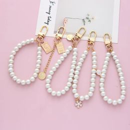 Retro Beauty Head Keychain Pearl Small Gift For Airpods Pro 1 2 Earphone Case Chain Ornaments Keyring Round Pendant