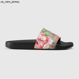 Slippers 2023 slippers Designer Rubber slide sandal Floral brocade men slipper Gear bottoms Flip Flops women striped Beach causal sandals size us 5-11 J230525