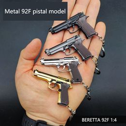 Metal Keychain Pendant Toys Gun BERETTA 92F Pistal 1:4 92F Mini Miniature Alloy Pistol Collection Toy S2083
