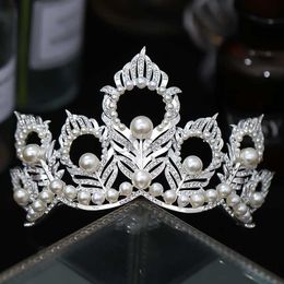 Other Fashion Accessories Luxury Miss Universe Round Crown Crystal Pearls Wedding Crowns Peacock Feather Tiaras Rhinestone Pageant Diadem Hair Access J230525