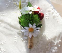 Decorative Flowers 5pcs/lot Wood Strawberry Bride Wrist Flower And Bridegroom Corsage For Wedding