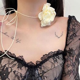 Pendant Necklaces 2023 Long Rope With Big Flower Choker Necklace For Women Elegant Lace-up Chain On Neck Fashion Jewellery Accessorie