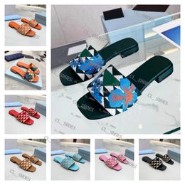 2023 Designer Slippers Womens Sandals Embroidered Fabric Slides Sandals P Sandal Heel Summer Fashion Beach Low Heel Shoes