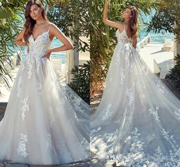 Designer Sexy Spaghetti Straps A Line Wedding Dresses Plus Size Glamarous Lace Appliqued Sweep Train Bridal Reception Gowns Backless Boho Robes de Mariee CL2302