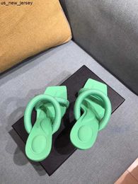 Slippers The latest fashion high quality slippers women's designer shoes comfortable foot pads high-heeled shoes outdoor distribution boxes dust bags 35-40 J0525