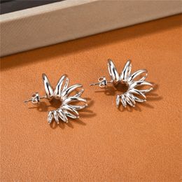 Ins French Heavy Industry Crescent Earrings For Women High Quality European American Niche Cold and Fashionable Charm Jewelry