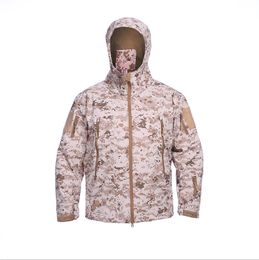 2023 men outdoor waterproof Shark skin soft shell warm grab velvet zipper pocket camo tactical jacket