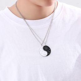 Pendant Necklaces Selling Yin And Yang Stitching Sun Moon Alloy Two Petals Pisces Couple Necklace Fashion Jewelry Accessories Gift