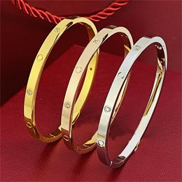 Luxury Love Bangles Personalised Designer Bracelets for Women Trendy Carti Jewelry Cuffs 4mm 6mm Titanium Steel 4CZ Plated 18K Gold Silver Rose Bangle Vintage