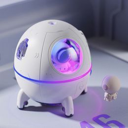 Essential Oils Diffusers Space Capsule USB Mini Air Humidifier with Colorful Light Astronaut Doll Aromatic Home Fragrance Diffuser for Bedroom Mist Maker 230525