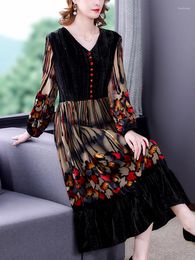 Casual Dresses Vintage Printed Gold Velvet Dress Fashion Temperament Women Loose Long Elegant Korean Full Sleeve