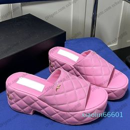 woman sandels Slip On Slippers Classic Pink Retro Black Slides Ladies Flip Flops Quilted Texture Mules Girls Outdoor Casual Shoe