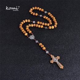Pendant Necklaces Komi Wooden Beads Cross Long Chain Rosary Jesus Coin S Religious Praying Jewelry Gift R-021
