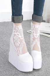 Nuevos zapatos de boda de encaje blanco plateado, tacones de cuña con plataforma, zapatos de tacón alto a la moda para mujer, zapatos de primavera y otoño con punta cerrada, talla 2014 34 a 36309323