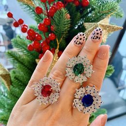 Cluster Rings QLuxury Oval Open Blue Red Lab Emerald Cubic Zirconia Finger Ring Fashion Wedding Party High Grade Jewellery For Women