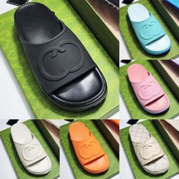 Stickerei Designer Buchstabe Damen Stil Pantoffeln Sandalen Schieberegler sind dicke nicht rutschende weiche Boden-Modehaus Slipper Frauen tragen Strand Sandalen s s