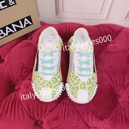 New top Hot Luxury Designer Women fashion Sneakers Lace Up popular Flat Casual Men Spring Autumn Walking Shoes White