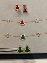 Luxury Q Brand Cute Gourd Designer Pendant Necklaces for Women Shining Crystal Diamond Silver CZ Zircon Green Red Pearl Stone Love Necklace Party Wedding Jewellery