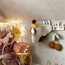 Plush Wall Stuff Stuffed Animal Head Wall Decoration Lifelike Animal Head for Kids Bedroom Baby Kids Room Kindergarten Bedroom Hanging Decor 230526