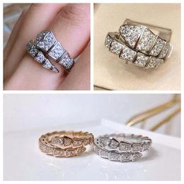 Snake Bone Rings enkla varv Ring smal bred version Ringdesigner ringar lyxiga smycken Lätt att deformeras Lady för kvinnlig fabriksuttag kärleksring utan låda 5A -kvalitet