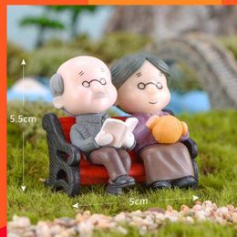 New New Mini Park Bench Grandpa Grandma Model Miniature Landscape Ornaments Dollhouse Decal Micro Landscape Car Styling Auto Accessories