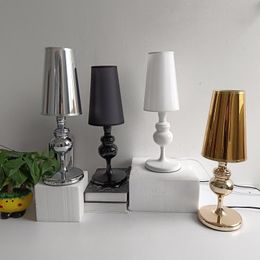 Table Lamps Modern Fashion 110V/220V Spanish Guard Living Room Bedroom Bedside Decor Desk Lamp Study E27 Lighting