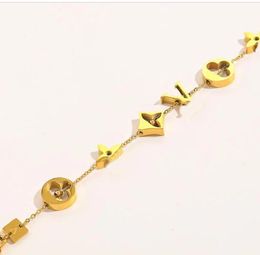 Stile più nuovo Designer di gioielli Braccialetti a catena Moda Unisex Marca Lettera Placcatura in oro 18 carati Bracciale in acciaio inossidabile Amanti del braccialetto Accessori per gioielli per feste
