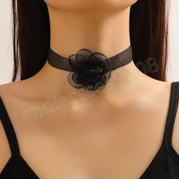 Schwarze Dekorationen, zarte Halskette, klassische romantische Blumen-Halsketten, trendiger Damen-Schmuck, Vintage-Charm-Halskette