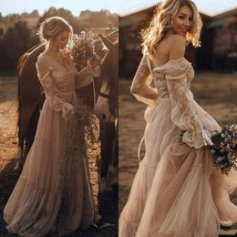 2023 Charming Lace Spring V-Neck Garden Wedding Dresses Boho Bohemian Long Sleeve Sheer Arabic Plus Size vestido de noiva Bridal Gown Ball Bride