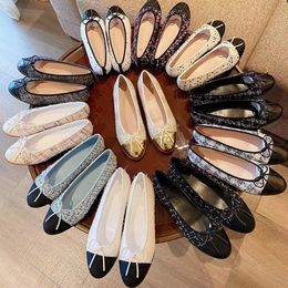 Designer Damen Kleid Schuhe Brief Schleife Tanz Ballett Schuh Mode Schwarz Flache Bootsschuhe Leder Faule Loafer Große Größe 34-42