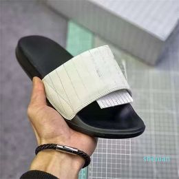 Designer Men and Women Versatile Sandals Designer Sandals 2023 Summer Couple Slippers Embroidery Fashion Trend Women Slippers