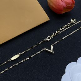 New 18K Gold Plated Luxury Designer Fashion Pendant Necklace Stainless Steel Letter Pendant Necklace Neutral Hip Hop Jewellery Accessories Party Gifts