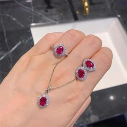 Sets Fashion Women's Sier Jewelry Set Geometric Lab Ruby Red Zircon Elegant Retro Party Jewelry Wedding Accessorie