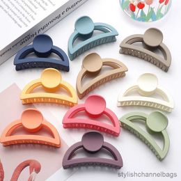 Other New Women Plastic Hair Claws Girls Solid color Hair Clips Headwear Big Arc Hairpin Barrette Fashion Hair