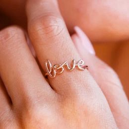 Band Rings Huitan Fashion Simple Hollow Out Letter Finger Ring Romantic Rings for Women Cute Girls Birthday Gift Drop Shipping Jewelry AA230529