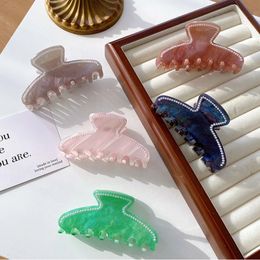 New Creative Design 8.2cm Medium Geometry Shape Hair Clip Claw Fashion Pearl Acrylic Shark Clip Hair Accessories