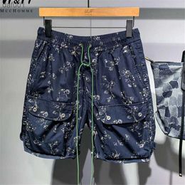 Men's Shorts 2023 Men's Shorts Over-the-Knee Vintage Floral Shorts Men's Summer Wild Multi-pocket Print Casual Pants Korean Baggy Short Homme L230520