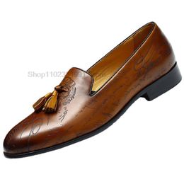 Luxury Mens Loafers Shoes Elegant Dress Shoes Wedding Office Leather Black Brown Slip On Pointed Tassel Casual Oxford Shoes Men