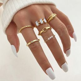 Fashion Gold Color Meta Rings Set Snake Chain Pearl Zircon Crystal Vintage Ring for Women Trendy Jewelry Gift Accessories