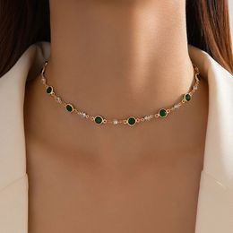 Elegant Green Crystal Choker Necklace for Women's Personalised Retro Brick Set Single Layer Clavicle Necklace