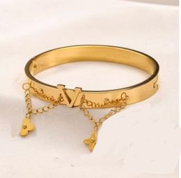 Designer Bracelet Luxury Brand Letter Bangle Link Chain 18K Gold Plated Fashion Womens Wedding Party Jewerlry Accessories Gifts