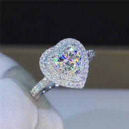 Band Rings Huitan Heart Cubic Zirconia Rings Classic Women Wedding Jewelry AAA White CZ Simple Elegant Female Engagement Rings High Quality AA230530