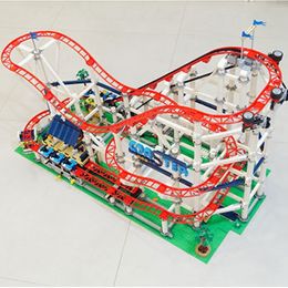 Model Building Kits 19PCS With 11 MINI Figures And Motor Fairground Big Roller Coaster Blocks Bricks Toys Kids Christmas Gift 18003 15039 230529