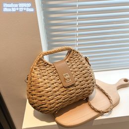 Factory wholesale ladies shoulder bags 2 Colour stereotypes woven mobile phone coin purse summer holiday straw beach bag popular belt decorative shell backpack