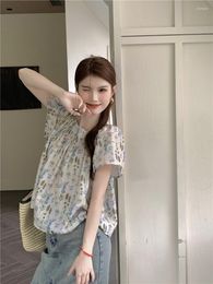 Women's T Shirts GBD3351 Vintage One Line Neck Fragmented Flower Short Sleeve Shirt Ins Summer Loose Fashion Bubble Top Trendy