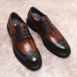 Carved Men oxford Shoes Genuine Cow Leather Elegant Dress Shoes Man Black Brown Lace Up Wedding Men Formal Brogue Shoes